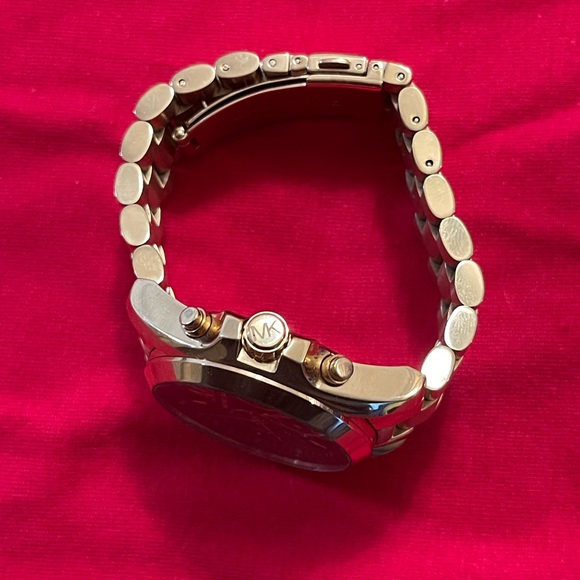 Mens Michael Kors Watch - Picture 3 of 5